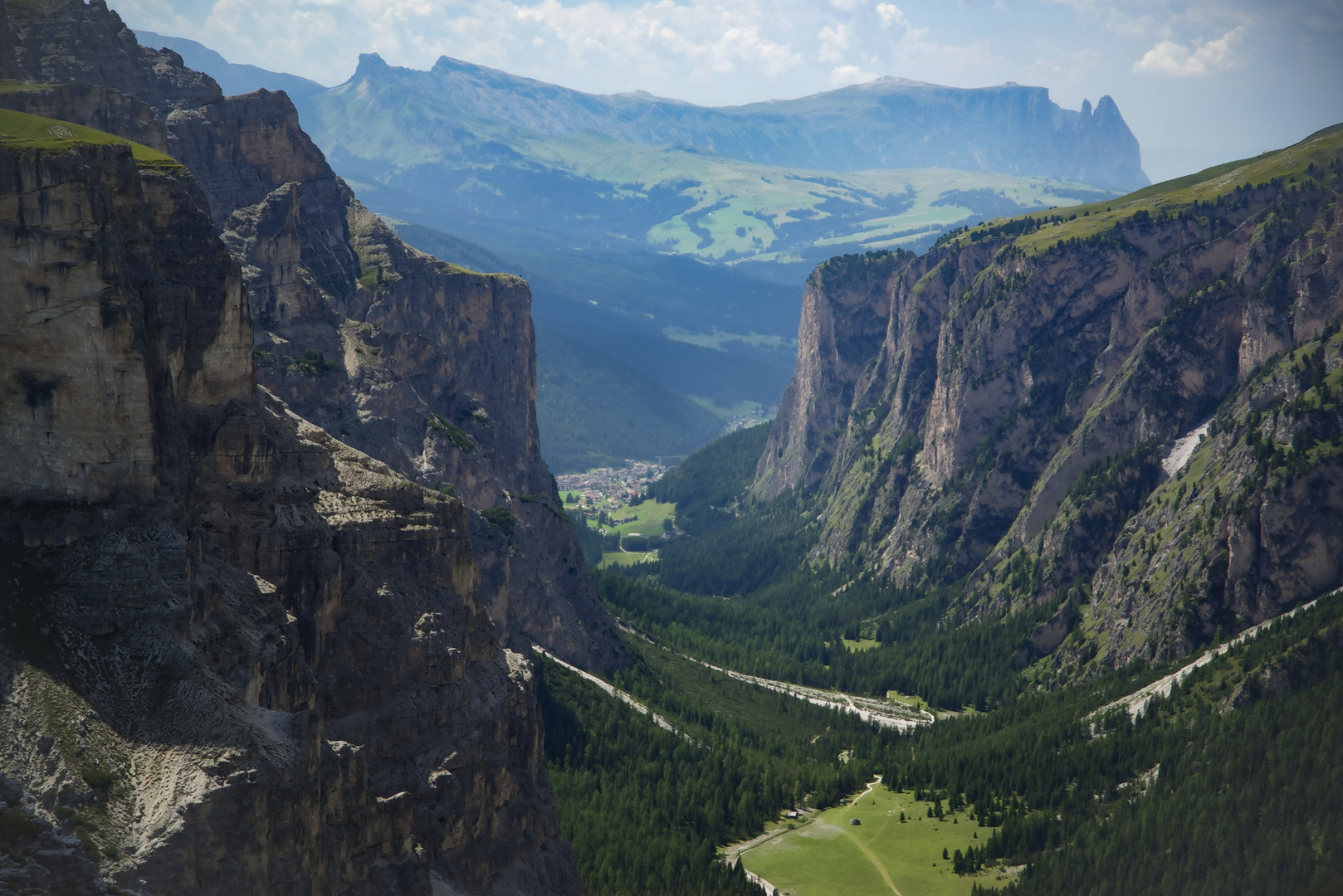 Blick durch das Langental zur Seiser Alm