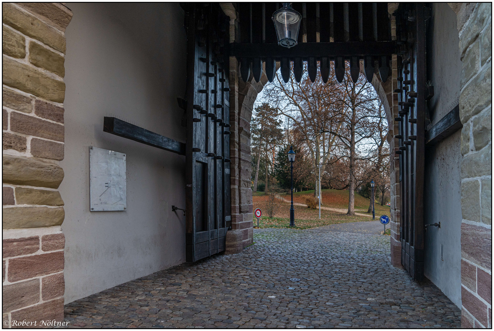 Blick durch das St. Alban-Tor