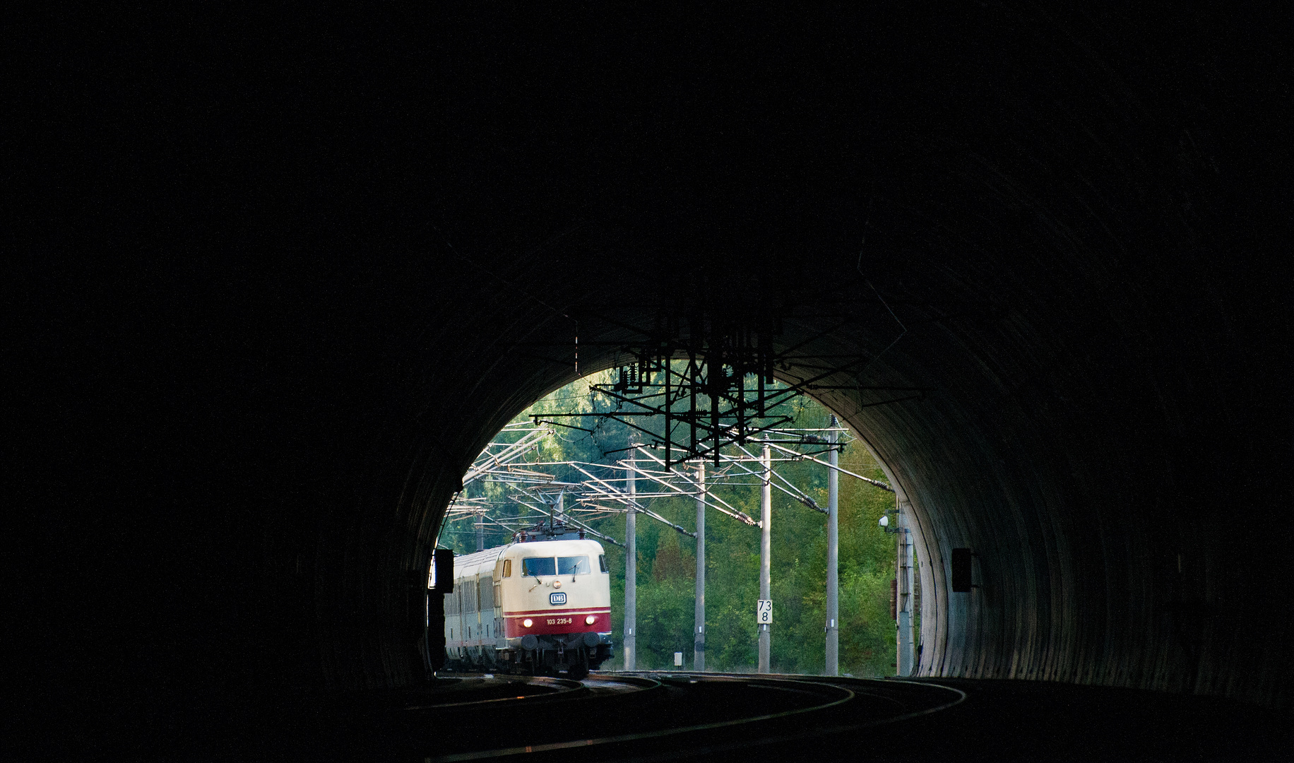 Blick durch den Saubuckeltunnel