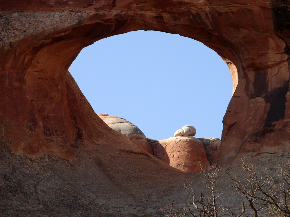 Blick durch den Tunnel Arch in den Sonn(en)tag