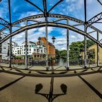 Blick durch die alte Stahlfachwerkbrücke in Leipzig Plagwitz