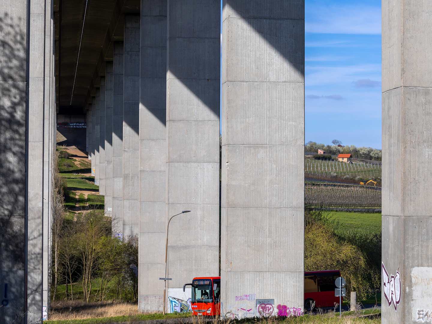 Blick durch die Brücke