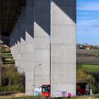 Blick durch die Brücke