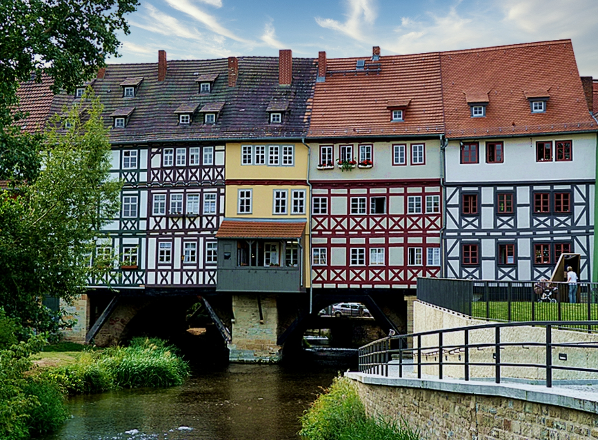 Blick durch die Krämerbrücke . . .