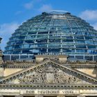 Blick durch die Kuppel des Reichstagsgebäudes.