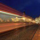 Blick durch die Straßenbahn