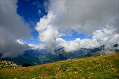 Blick durch ein Wolkenloch ins Virgental