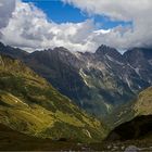 Blick durch Sandestal ins Gschnitz, Kirchdach und Habicht sind in Wolken