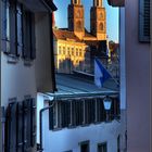 Blick durch Zürich's Gassen auf Grossmünster