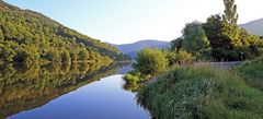 Blick Elbestau abwärts Richtung Usti nad Labem bei großartiger Spiegelung