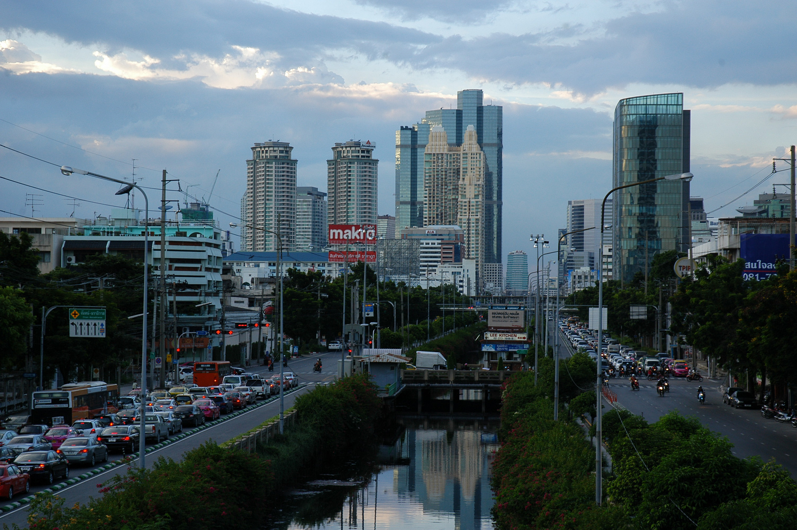 Blick gegen Chong Nonsi - Sathon