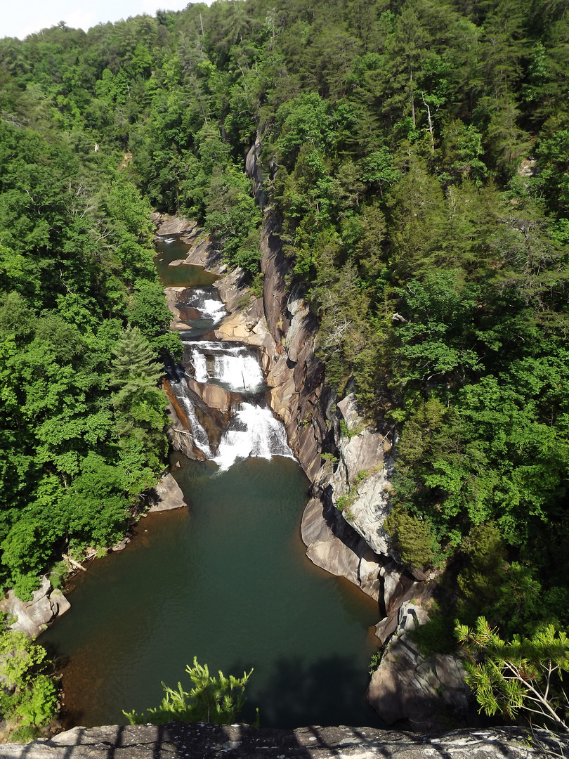 Blick hinab in die Schlucht