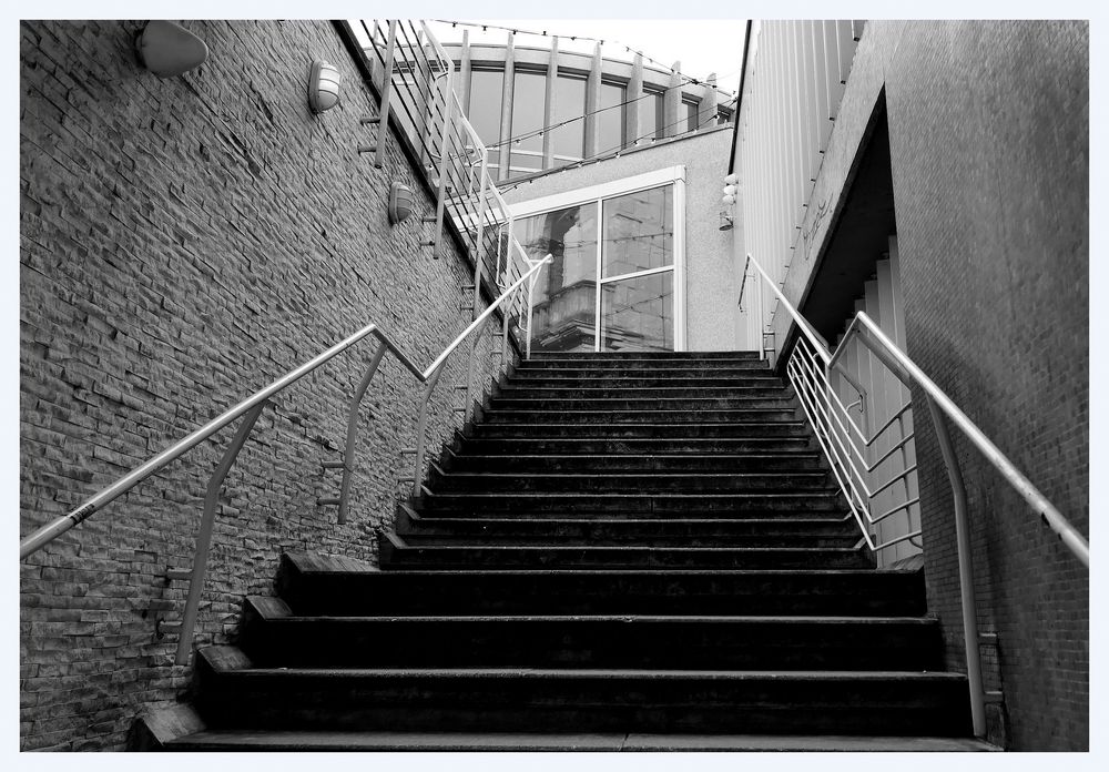 Blick hinauf am Theater - Münster