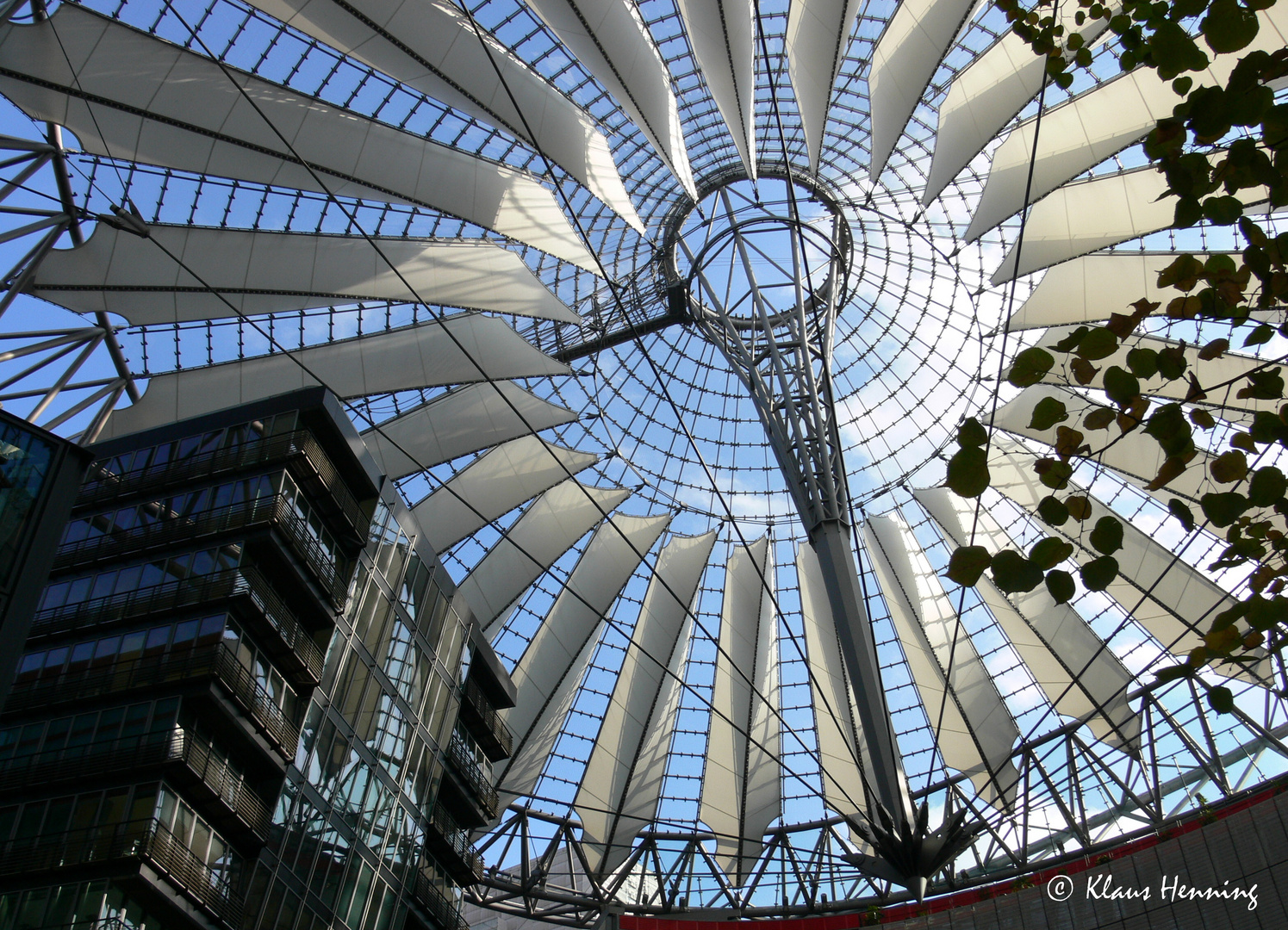 Blick hinauf im Sony-Center