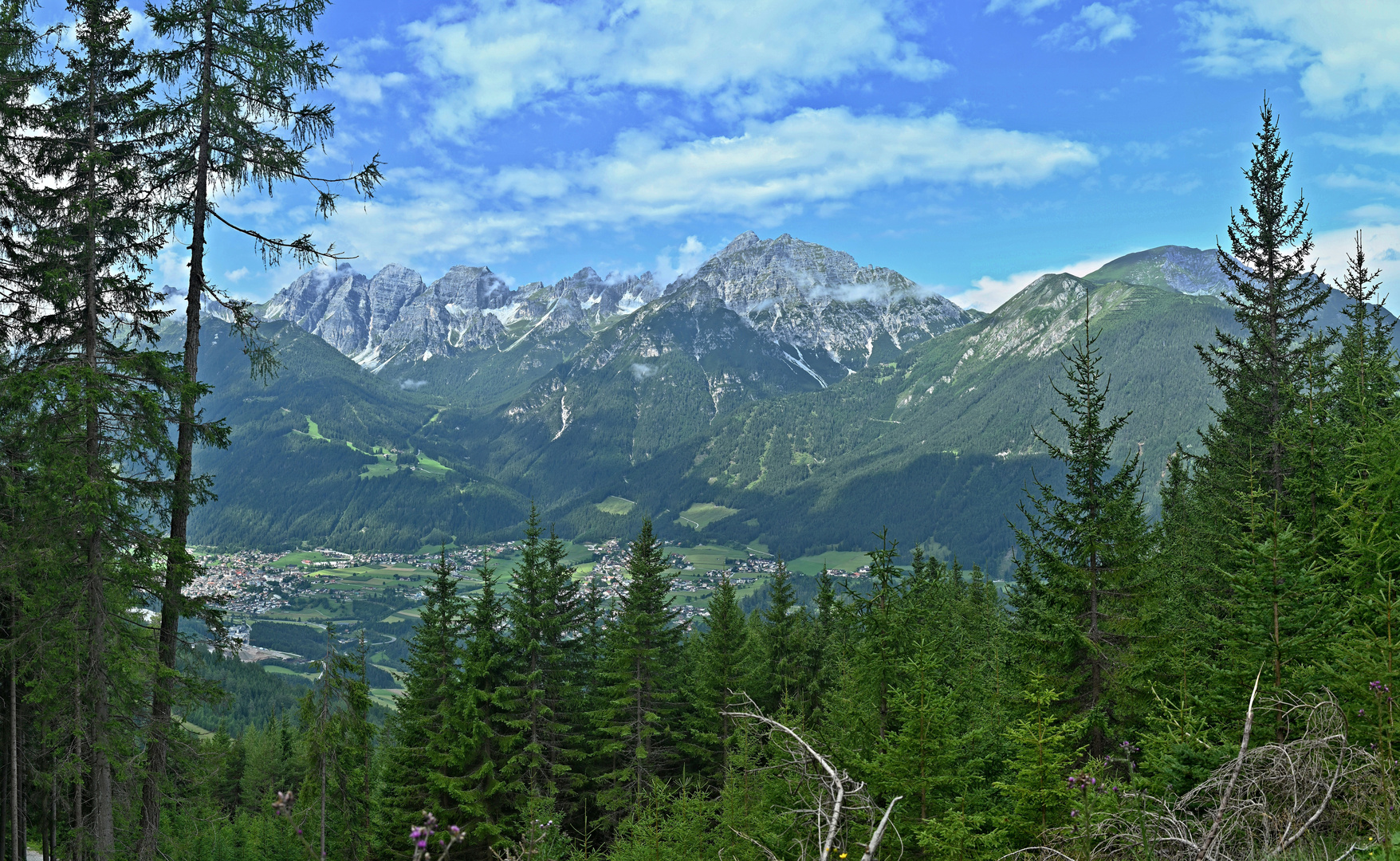 Blick hinüber zu den Kalkkögeln