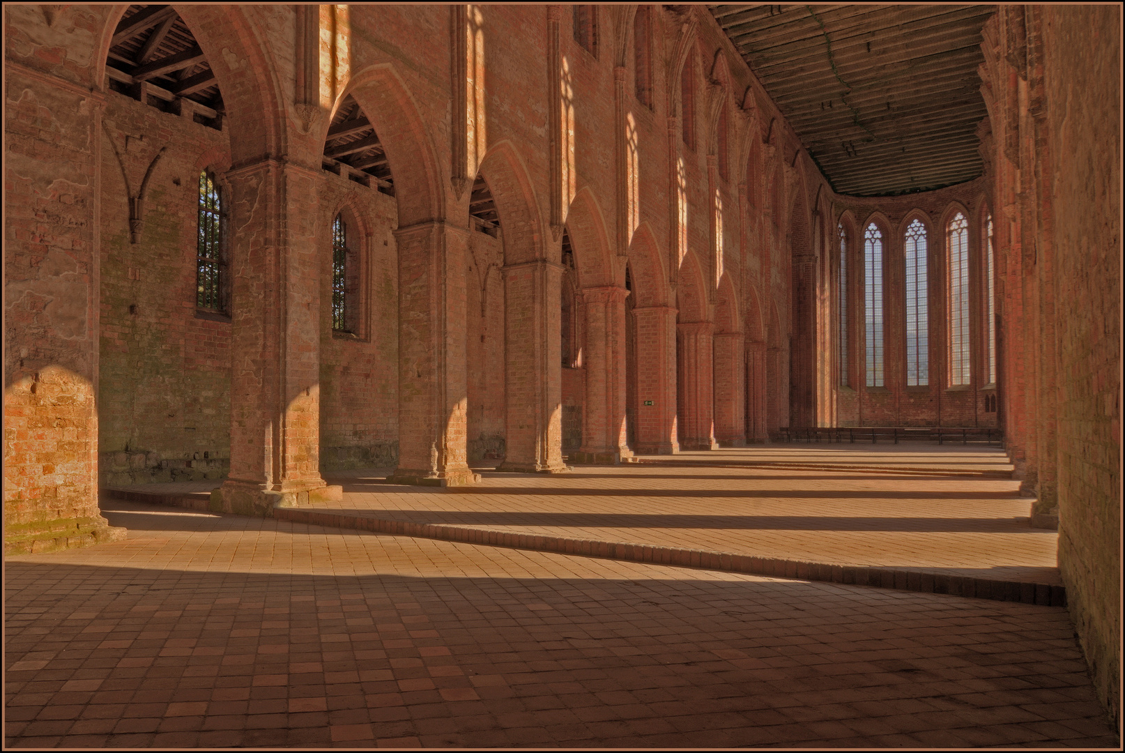 Blick in das Langhaus vom Kloster Chorin