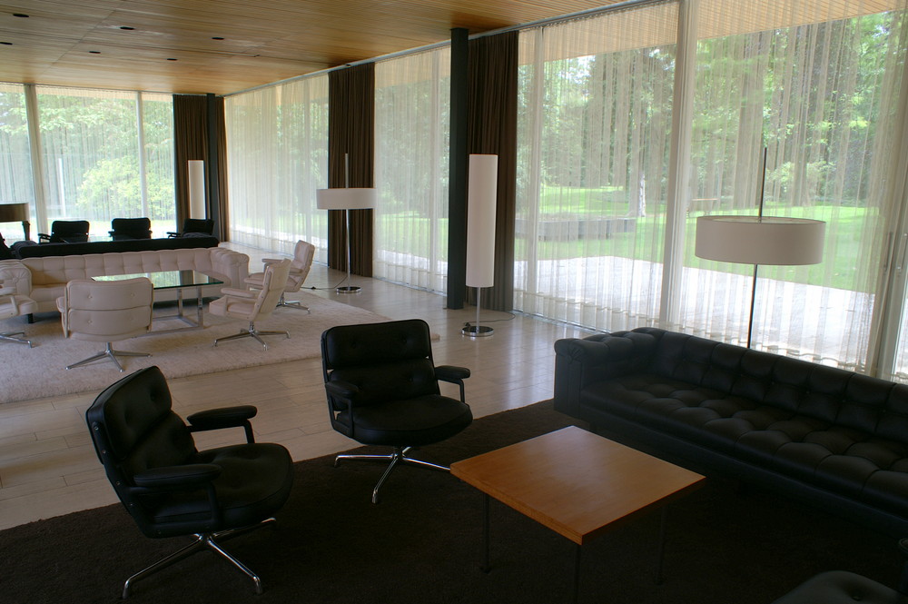 Blick in den alten Kanzlerbungalow, in das Zentrum der Macht