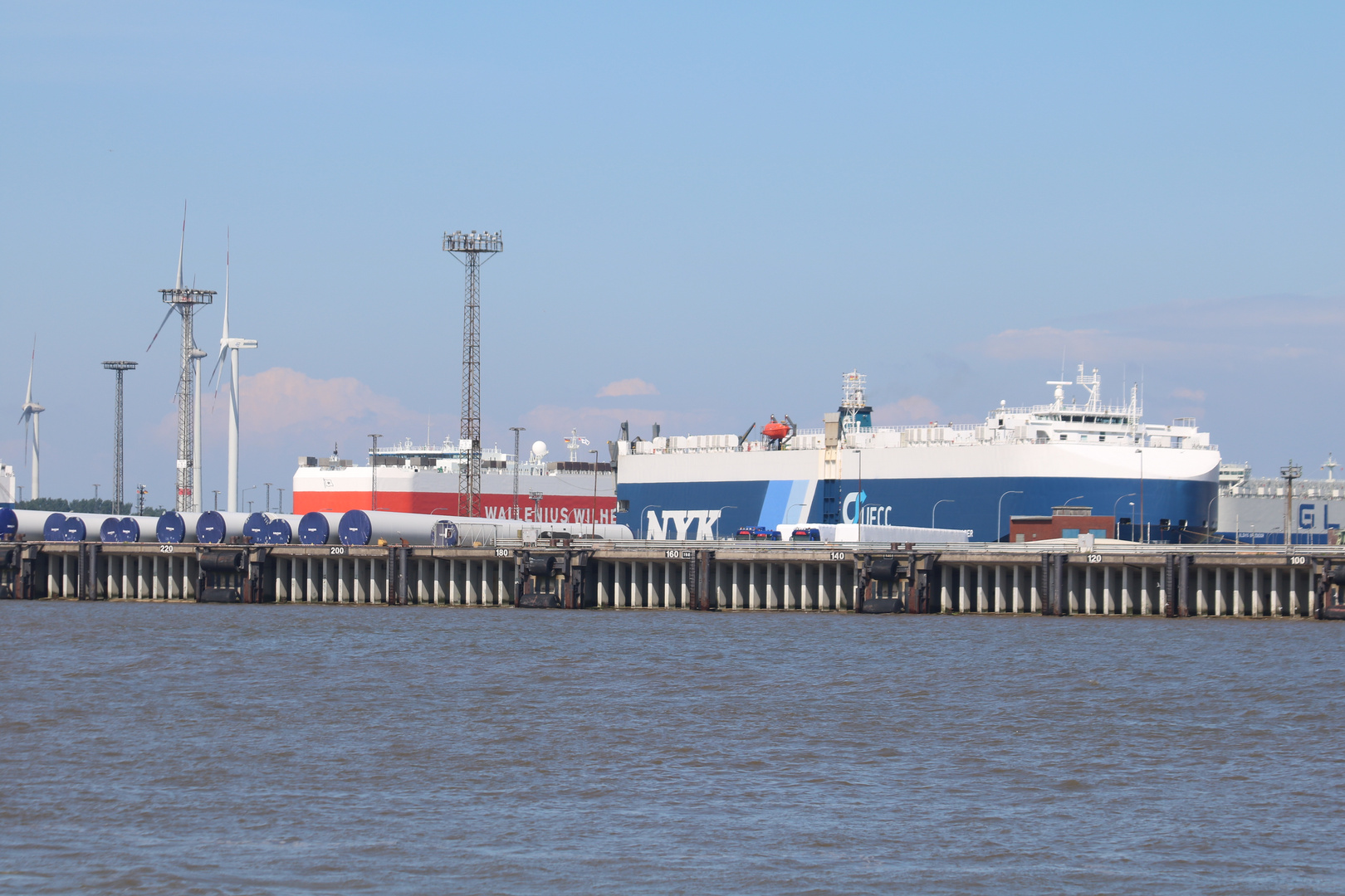 Blick in den Bremerhavener Hafen