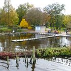 Blick in den herbstlichen Kurpark von Bad Zwischenahn ...