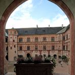 Blick in den Innenhof von Schloss Tratzberg