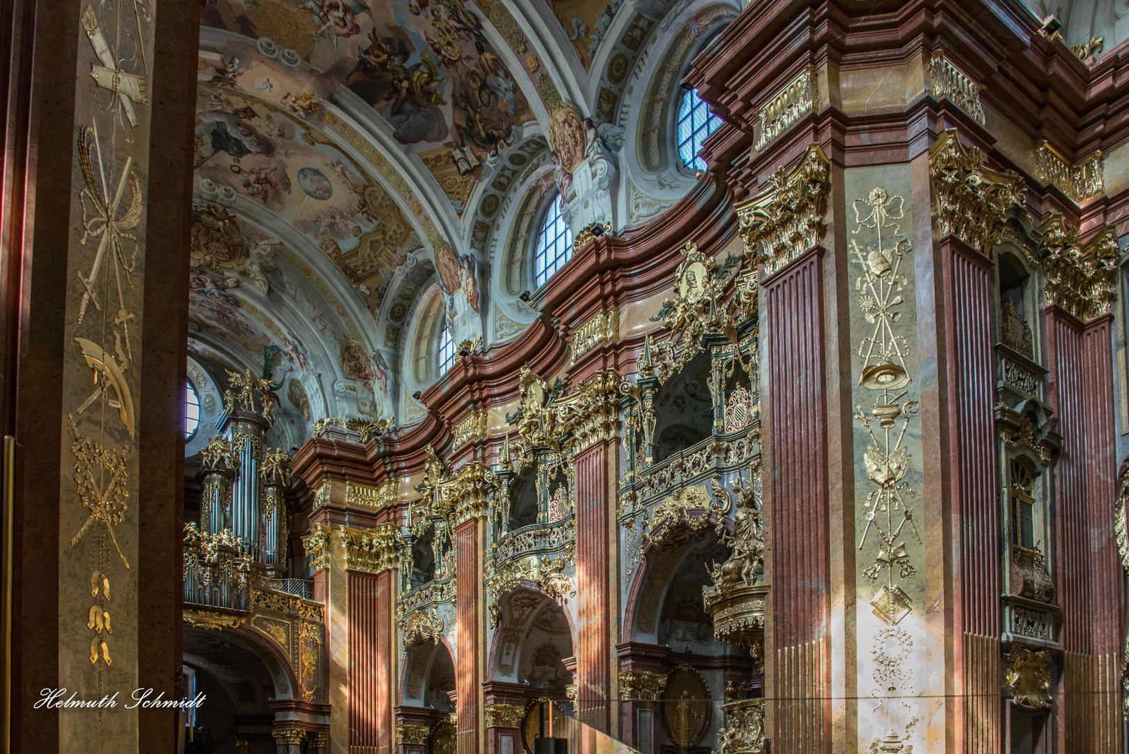 Blick in den Innenraum der Kirche