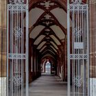 Blick in den Kreuzgang des Basler Münsters