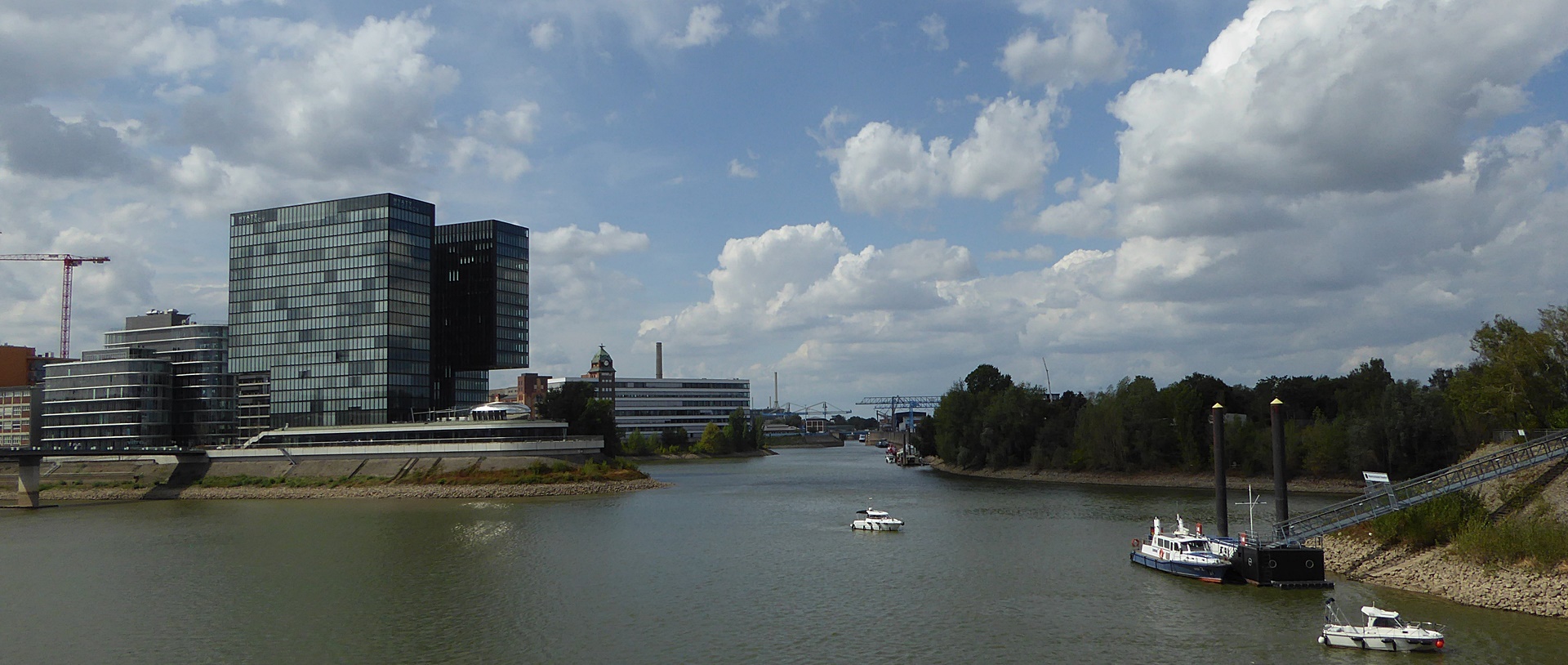 Blick in den Medienhafen Düsseldorf