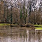 Blick in den Schloßpark . . .