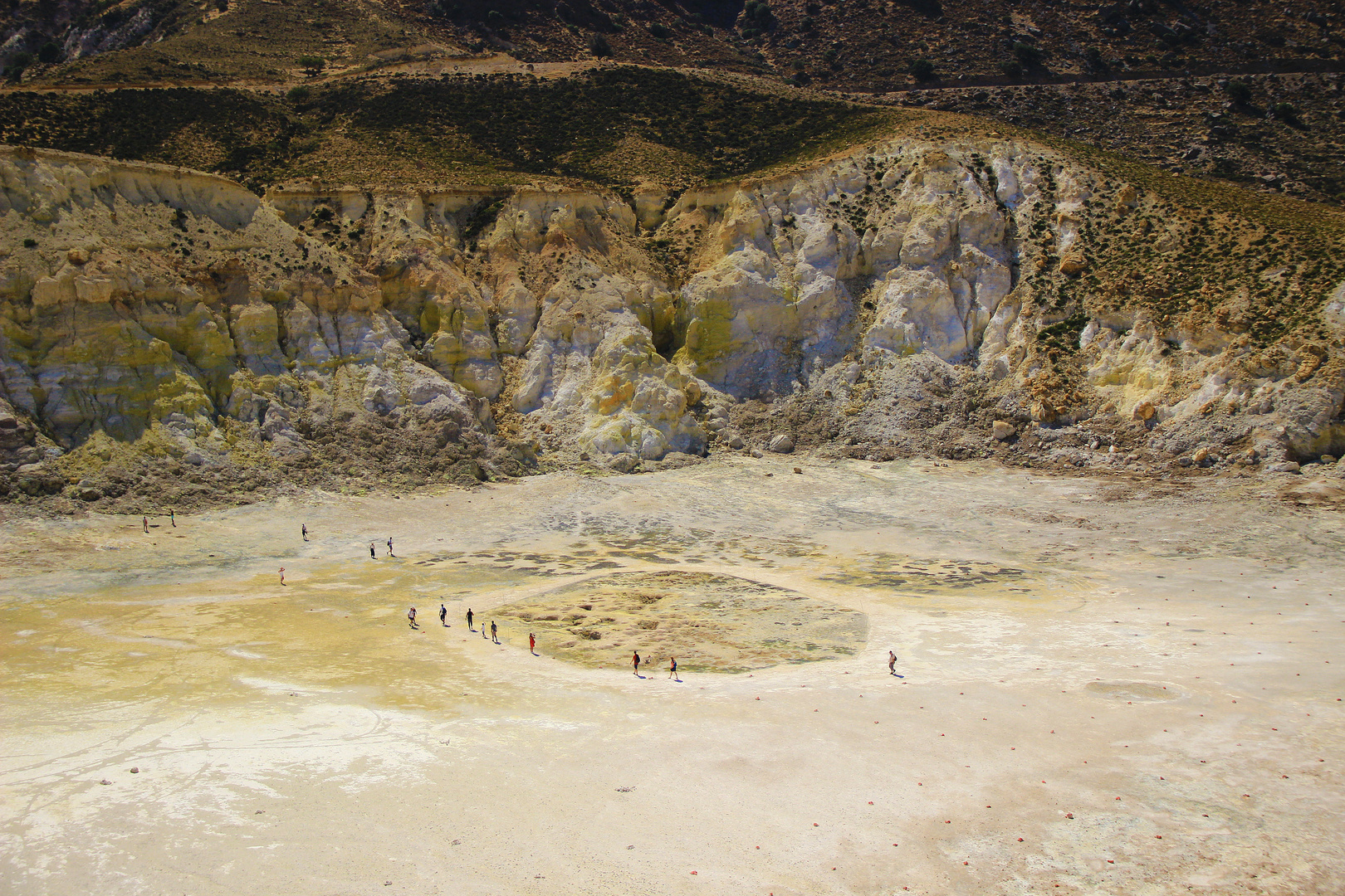 Blick in den Stefanos-Krater auf der Insel Nissiros