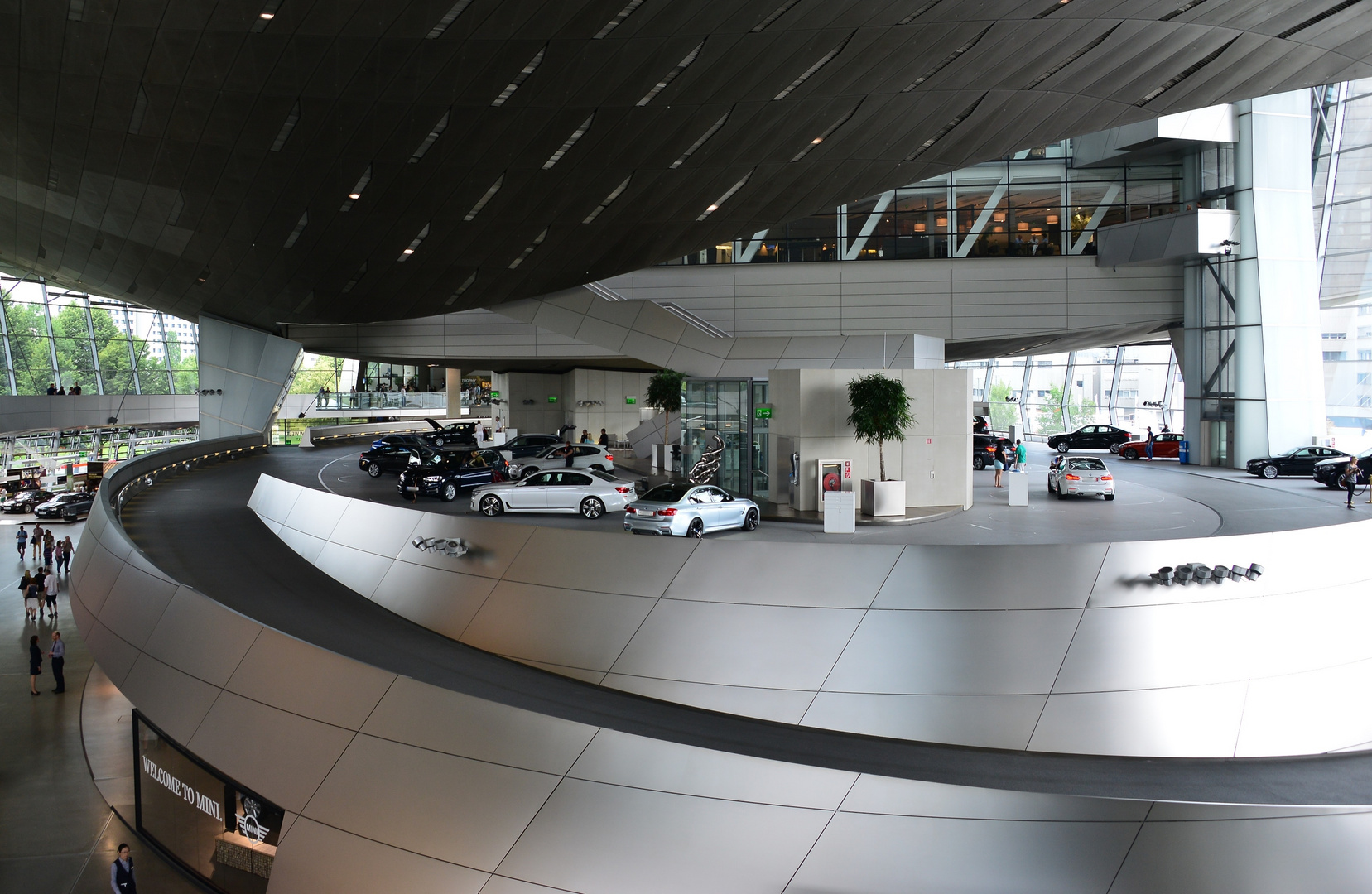 Blick in die BMW Welt München