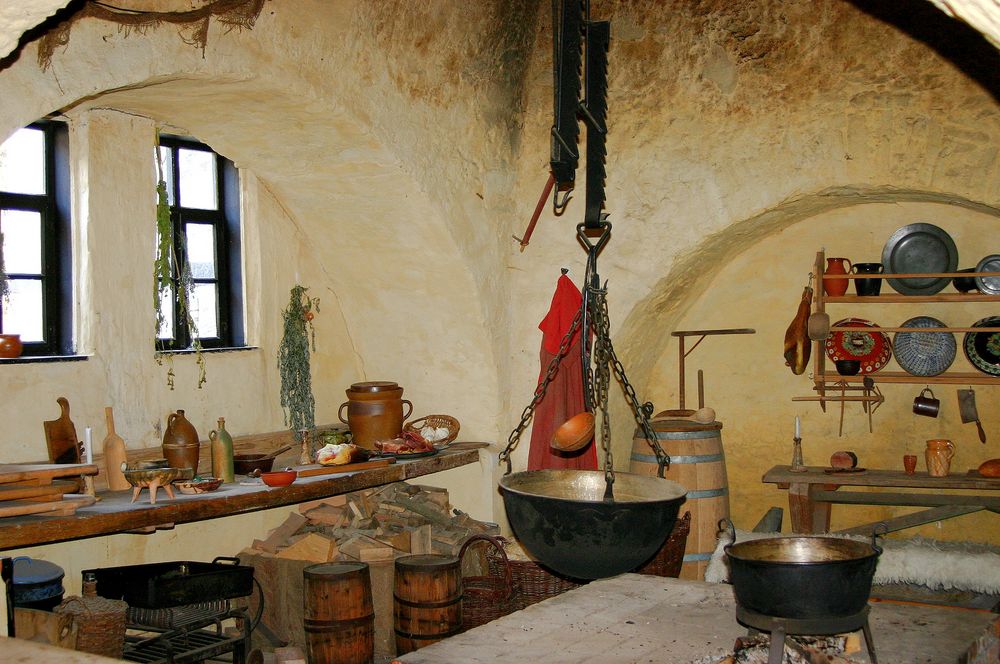 Blick in die Burgküche von Schloss Falkenstein /Harz