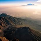 Blick in die Caldera, Mt. Meru 4.568m