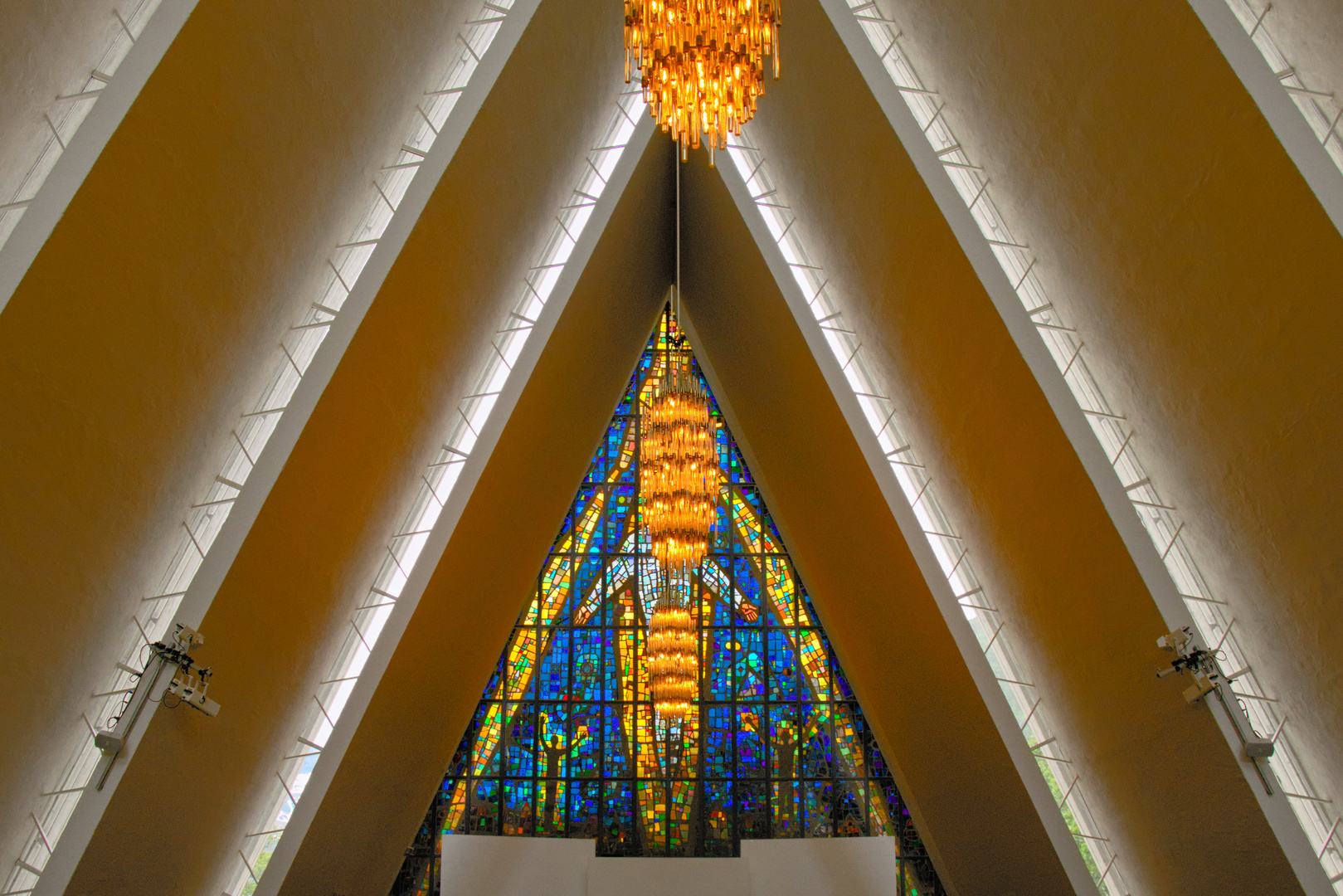 Blick in die Eismeerkathedrale Tromsø