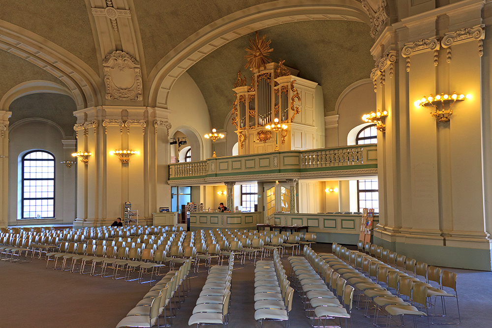 Blick in die Französische Friedrichstadtkirche...