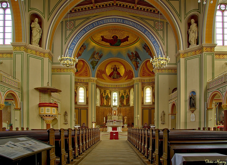 Blick in die katholische Kirche St.Peter und Paul. (Potsdam)