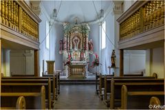 Blick in die Kreuzkapelle Hausen / Wied