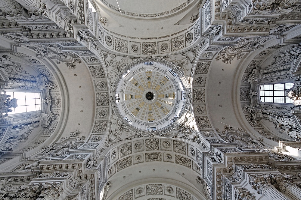 Blick in die Kuppel der Theatinerkirche ( St. Kajetan )