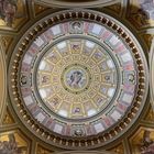 Blick in die Kuppel von der St.-Stephans-Basilika (Budapest)