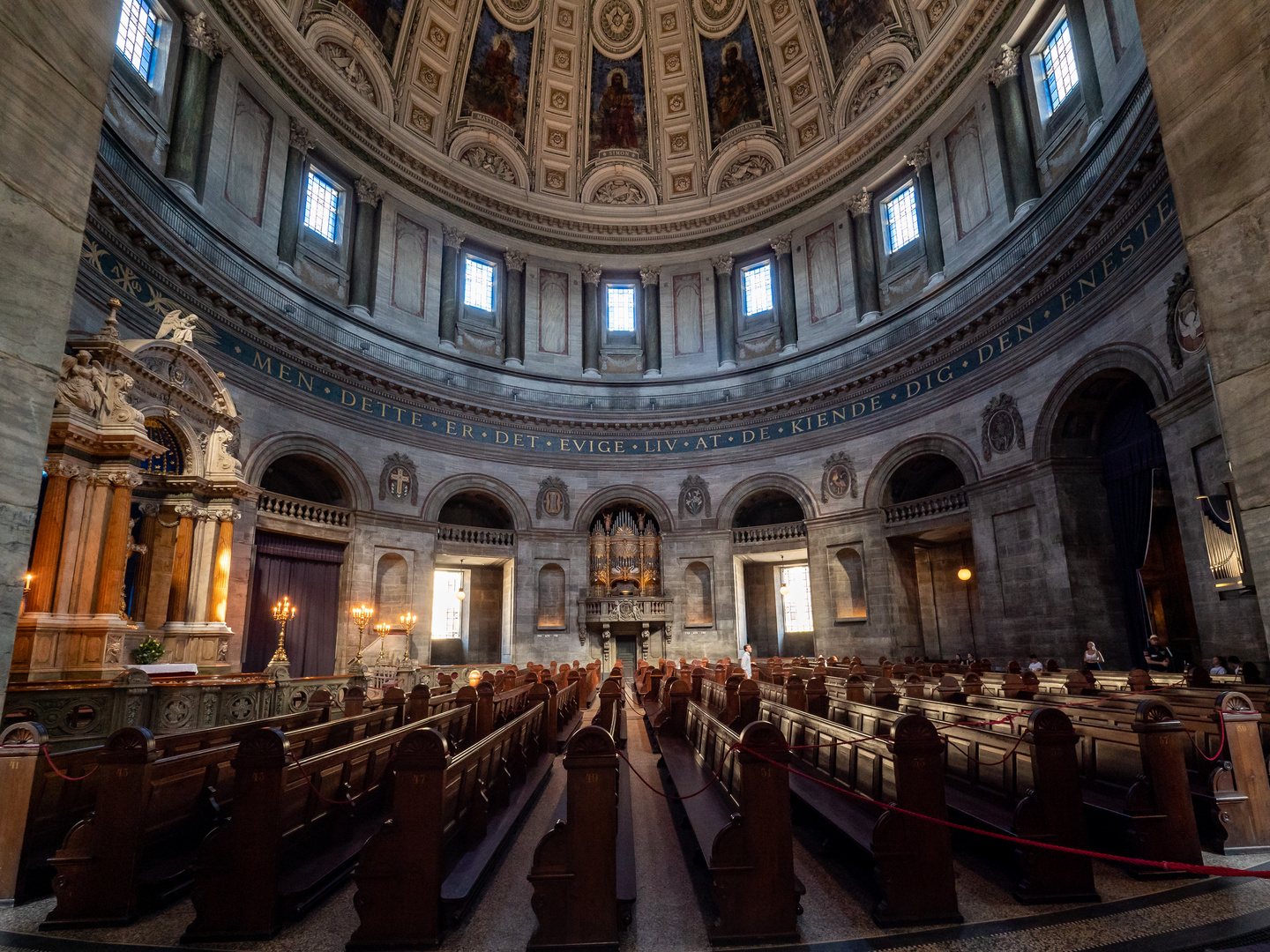 Blick in die "Marmor-Kirche"