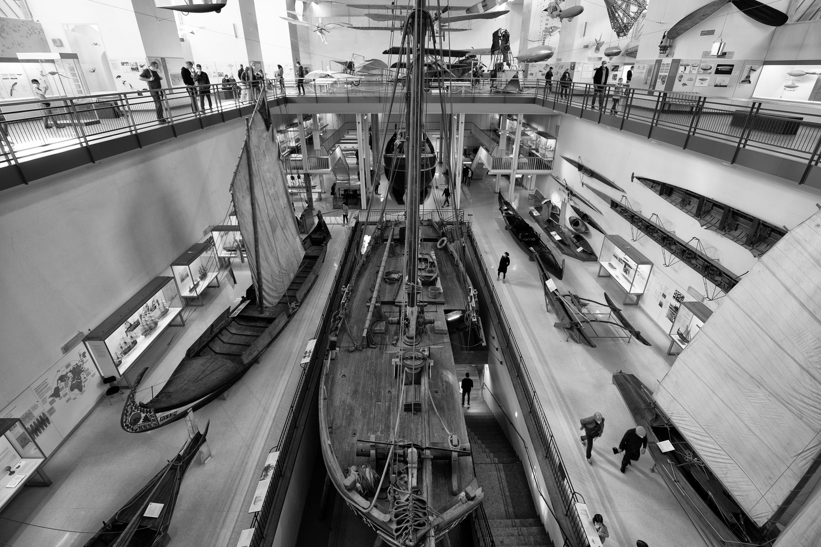 Blick in die Schifffahrtshalle des Deutschen Museums in München