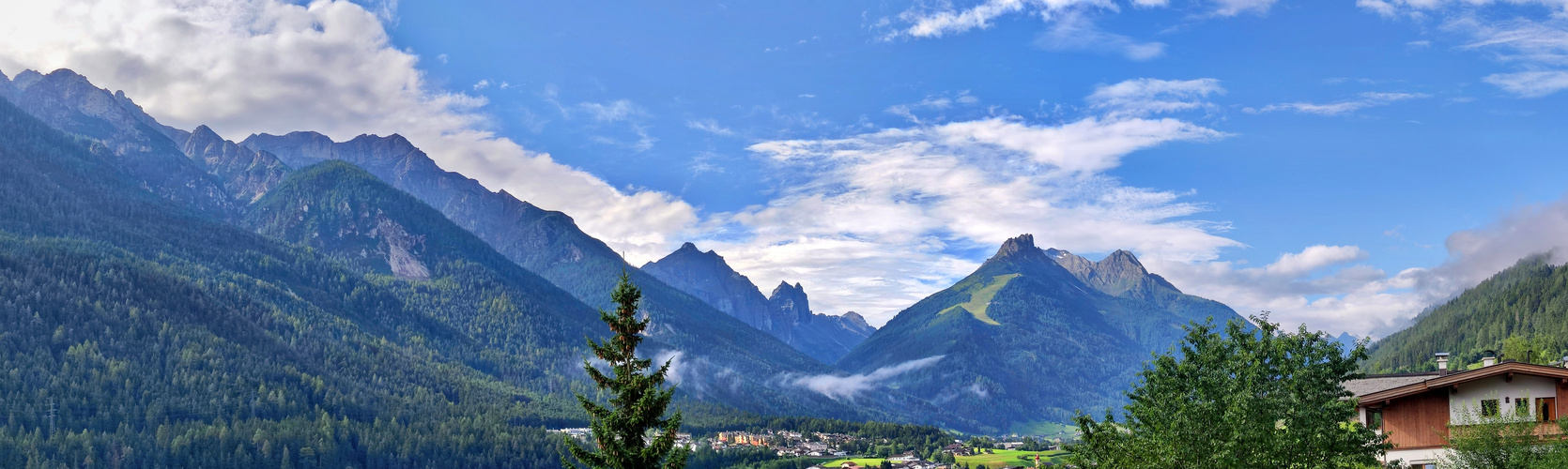 Blick in die Stubaier Berge