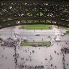 Blick in die Tiefe vom Eiffelturm