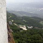 "Blick in die Tiefe, Weite und Ferne von Kloster Ostrog, Montenegro