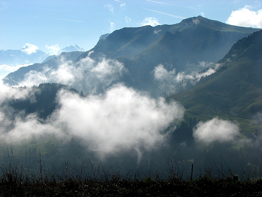 Blick in die Voralpen frühmorgens