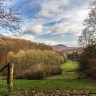 Blick in ein herbstliches Tal