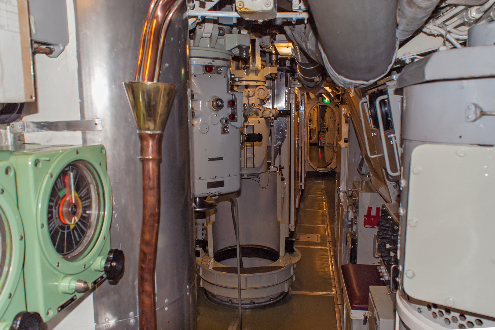 Blick in ein UBoot Foto & Bild industrie und technik, technikdetails, maritime details Blick in ein UBoot Foto & Bild industrie und technik, technikdetails, maritime details