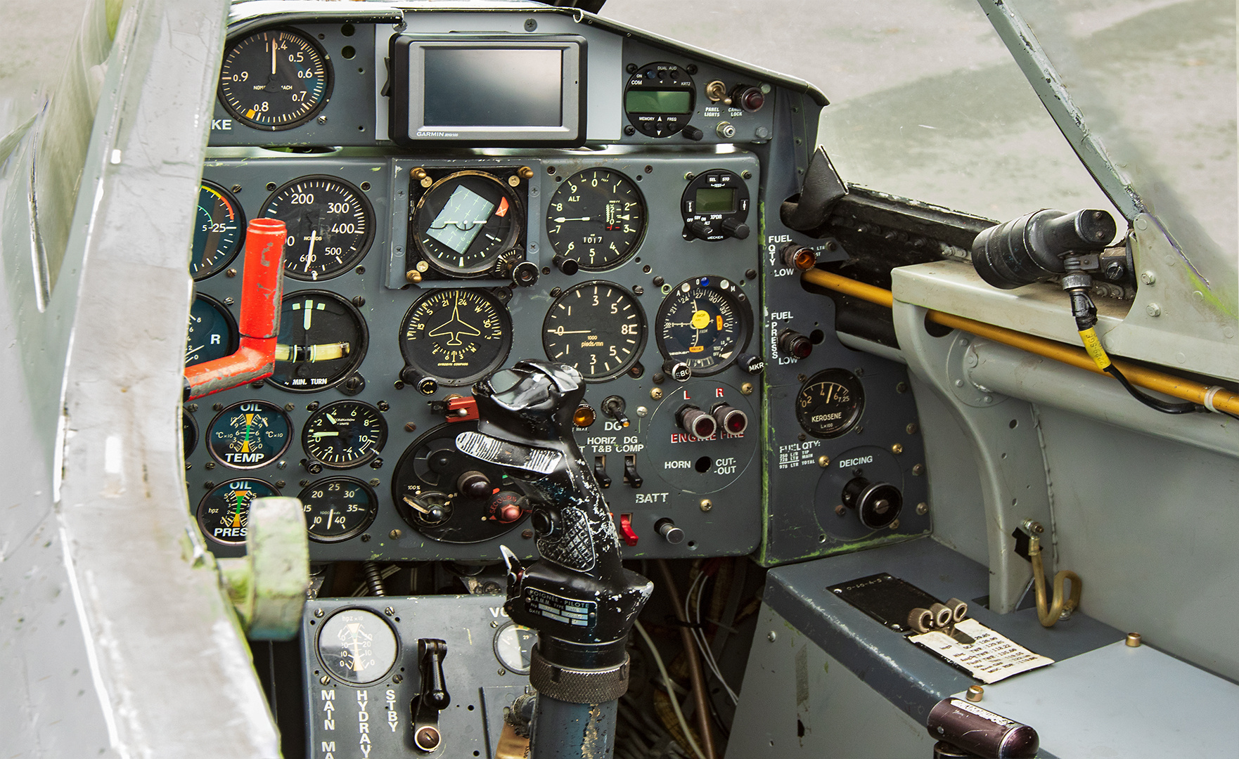 Blick in eine Fouga Magister 001