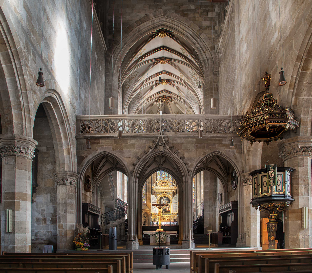 Blick in eine Kirche in Esslingen