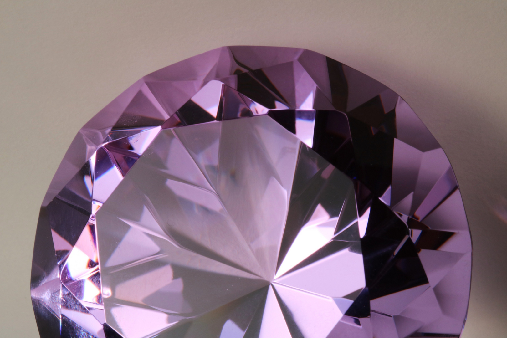 Blick in einen Glasdiamanten