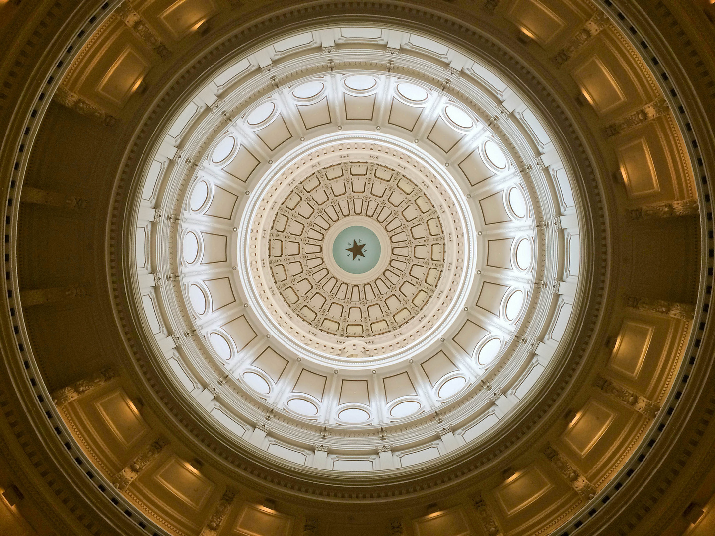 Blick in Kuppel des Texas State Capitol